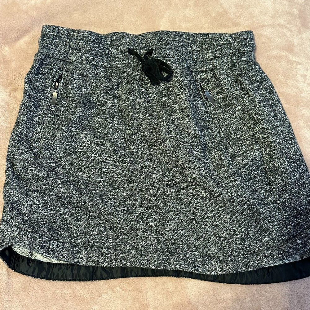 Grey Skirt sz M